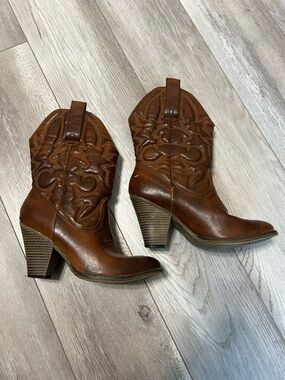 Mia Brown Leather Cowboy Boots